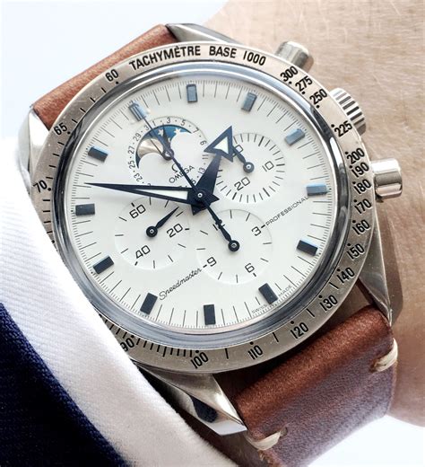 omega speedmaster professional white dial.